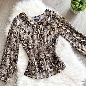 Francesca’s Nyann Snake Print Blouse | NWT | S 🐍